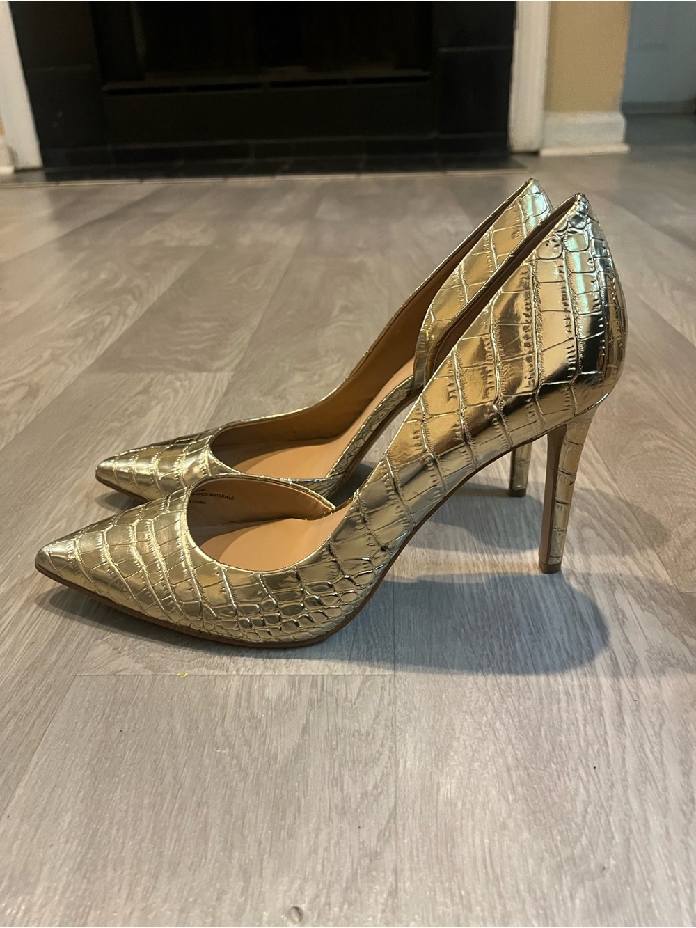 INC International Concepts Metallic Gold Croc-Embossed Pointed-Toe Pumps - Picture 2 of 8